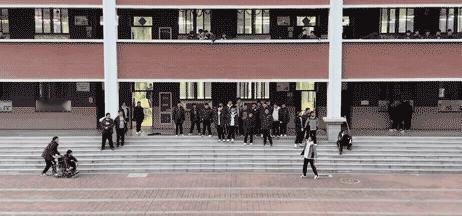 自从有了余华，我们对残疾人的感受似乎有点不注重了