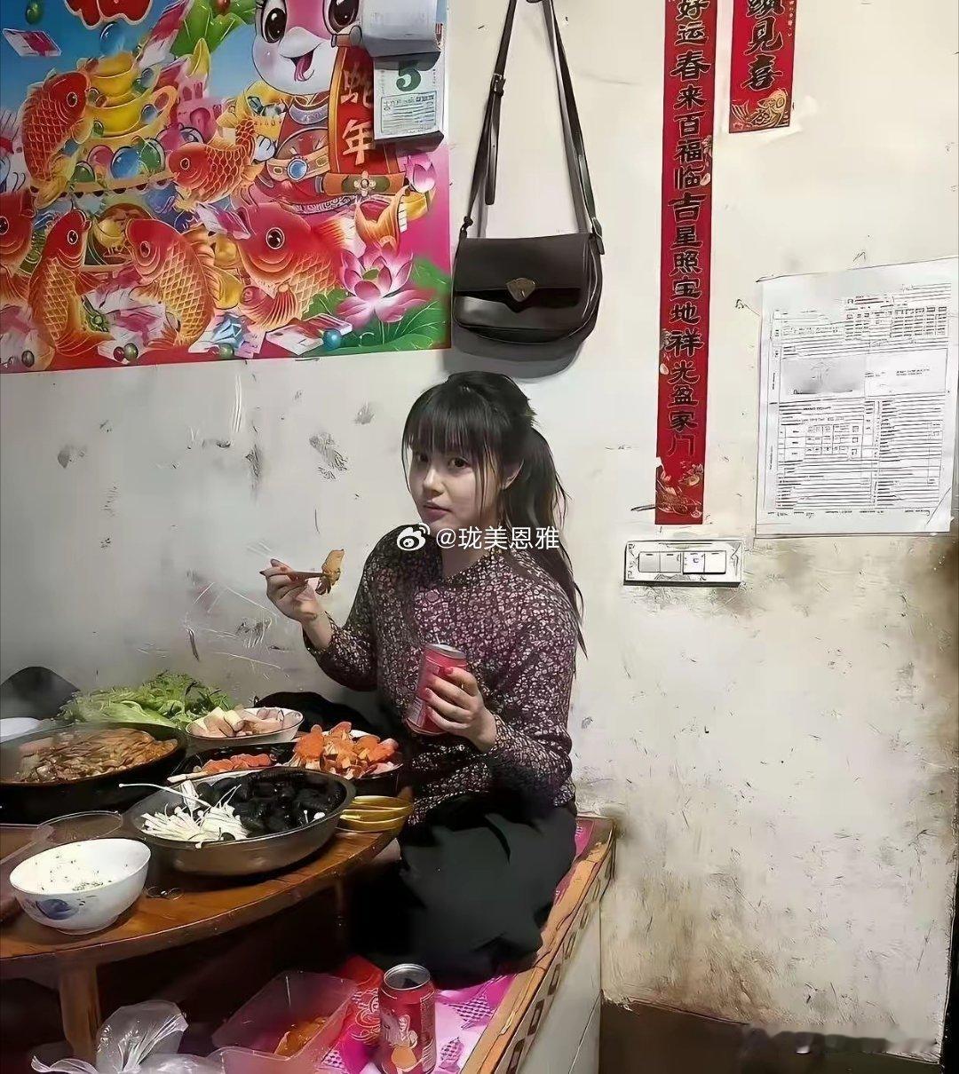 山窝窝里最容易出凤凰这小姑娘出生在这样的家庭除了考出去或者嫁出去，没有第三条路了