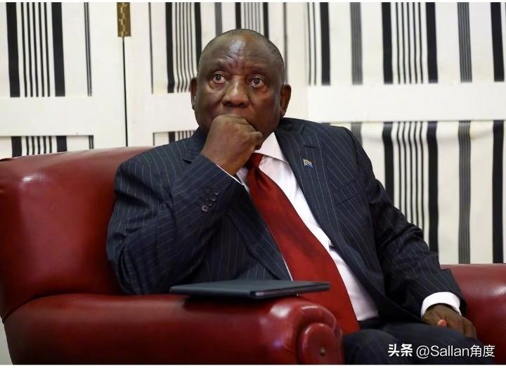印度还真是挺考验人的！
南非总统参加完金砖会议回国后身体不适，已暂停所有公开活动