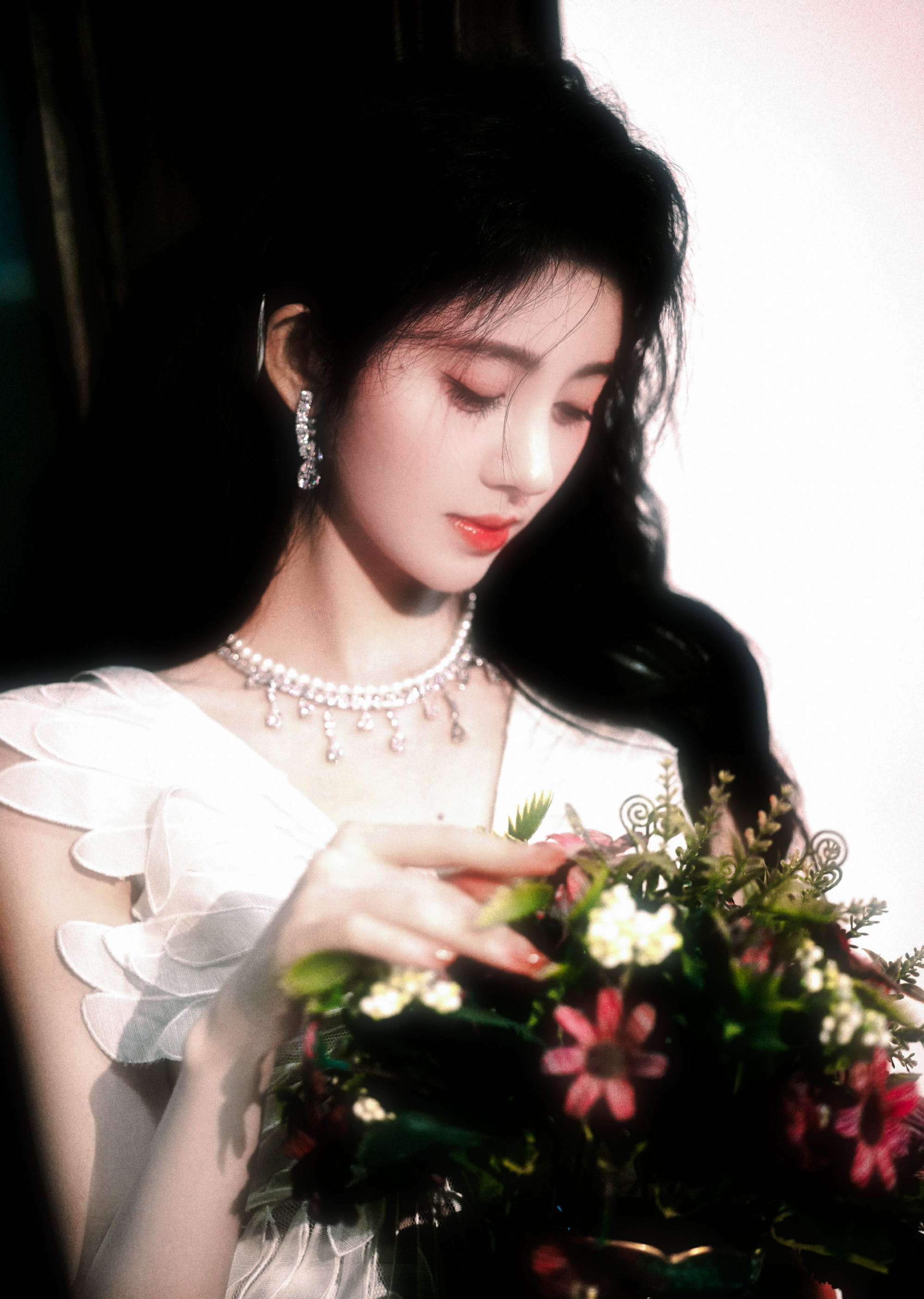 鞠婧祎  jjy鞠婧祎万花世界 jjy鞠婧祎苏绿夏 “在岁月的尽头等风雪，等烟火