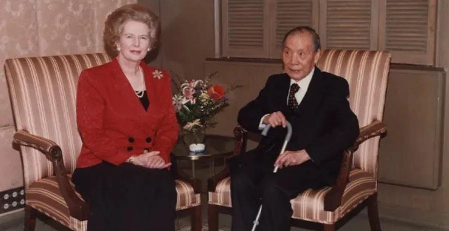 1992年，“铁娘子”撒切尔夫人出访美国，竟专门去找一位住在旧金山，靠卖煤球为生