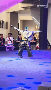 嘎嘣一下死这 
