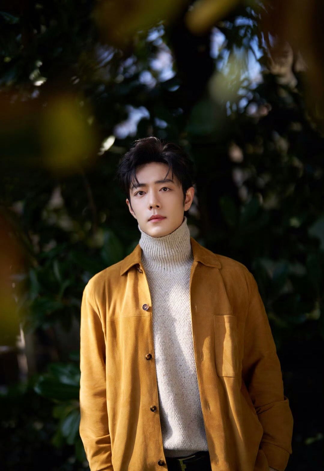 肖战还没出场都上了3个世趋了！巨星就是牛！奢牌顶级看秀待遇来了肖战米兰看秀造型*