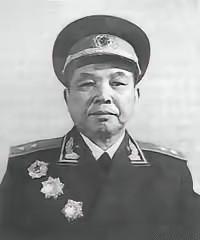 战火里痛失五名骨肉！开国中将刘忠留下质朴家风：不许子女以将军后代自居
 
刘忠中
