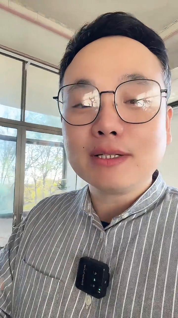 手机流量用超了被扣的钱是可以退的。
手机流量用超了被扣的钱其实是可以退回来的。要