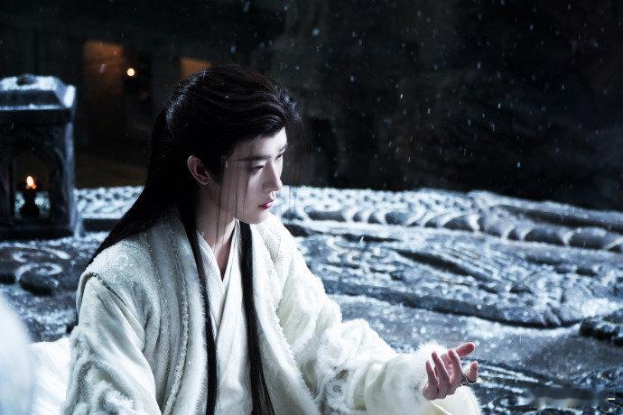 田嘉瑞寄灵的信田嘉瑞真的很会拿捏破碎感！念这封信时情绪层层递进，把寄灵一生的悲惨