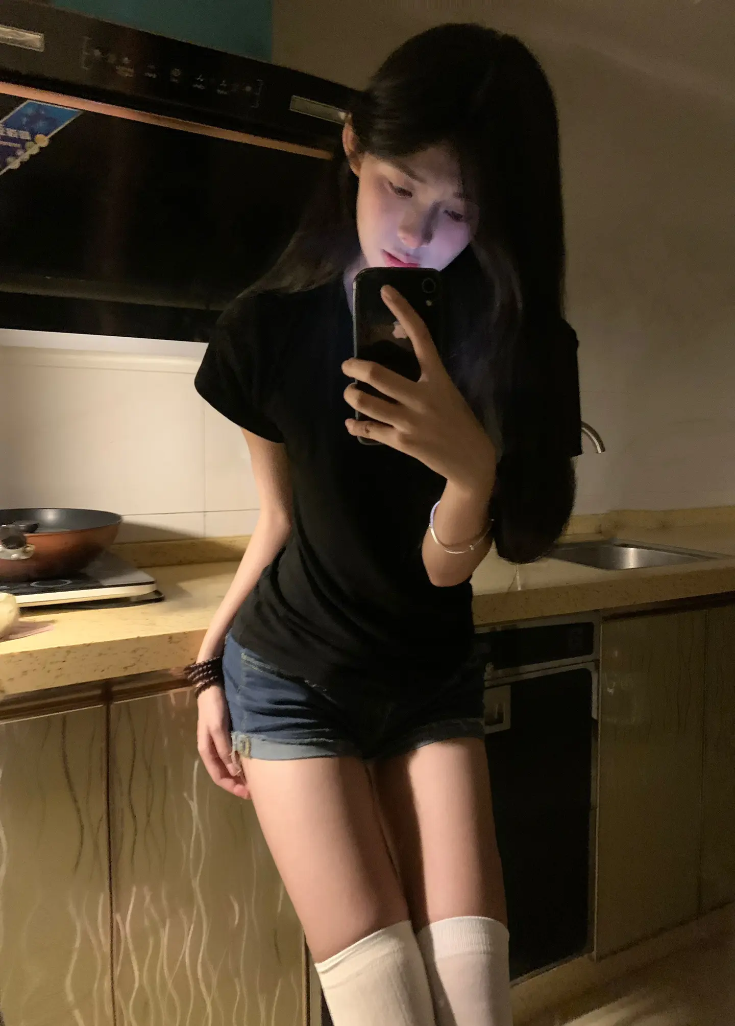 直到某天偶尔提到过去 本来想当笑话讲的 突然意识到 哦 还是有点痛