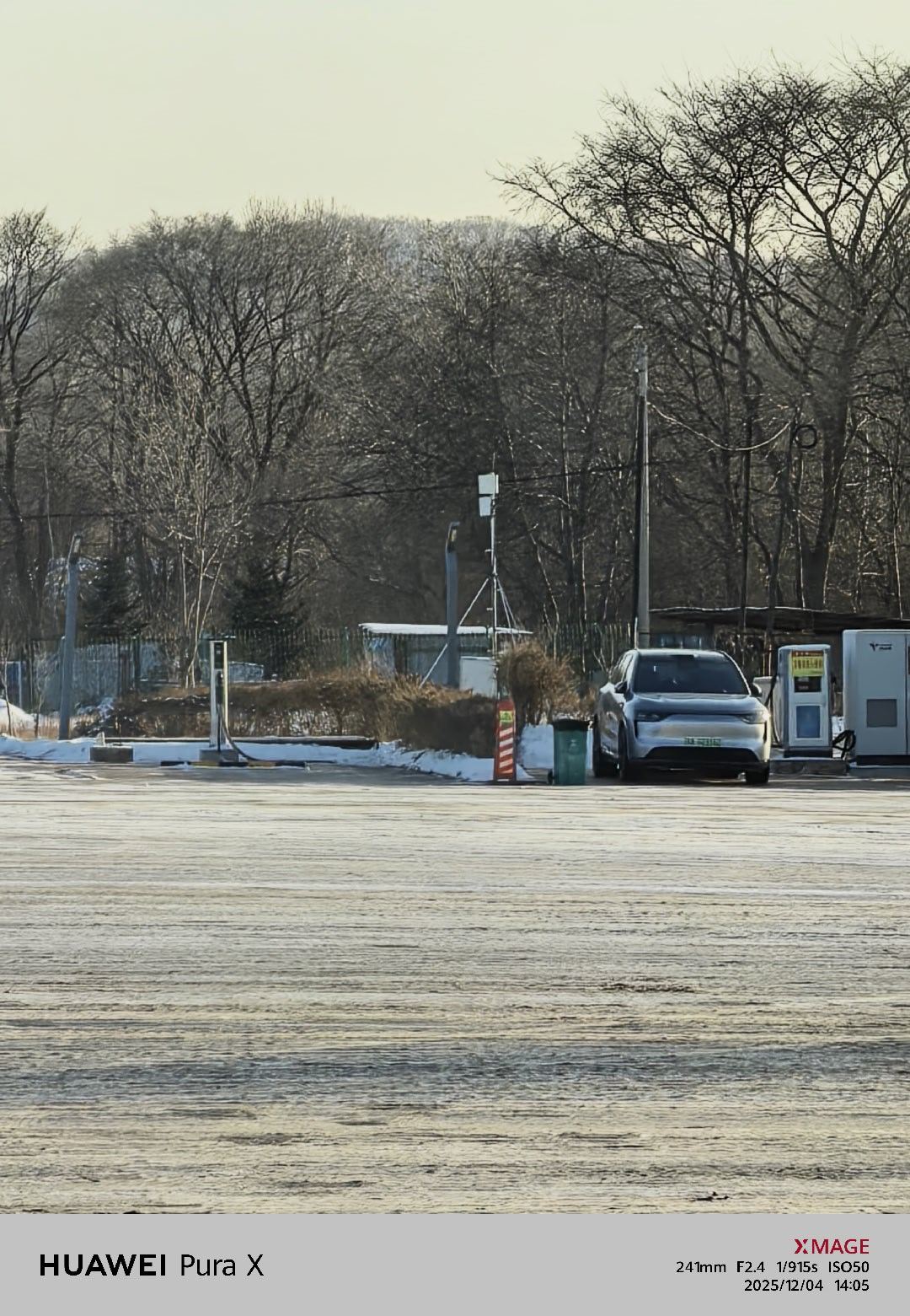 路过得莫利服务区，吃个得莫利炖鱼据说最好吃的得莫利炖鱼就是服务区的正好这服务区充