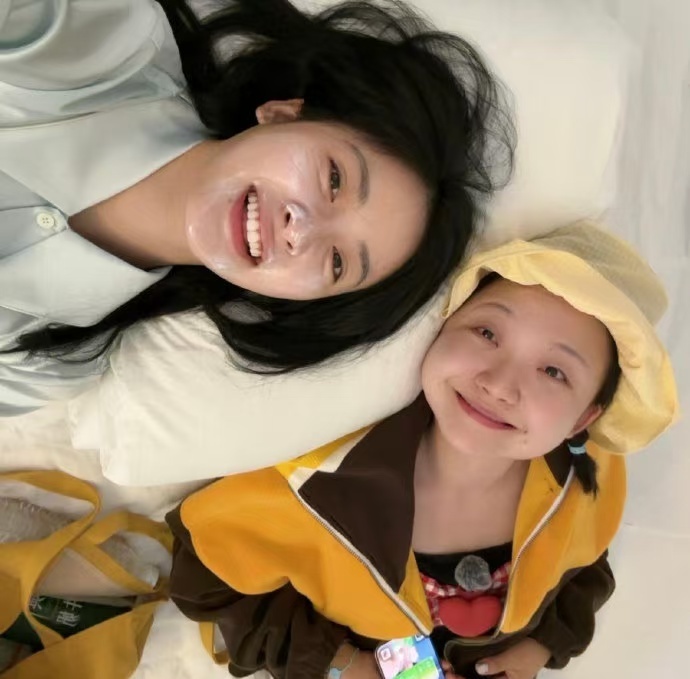 桃花坞不能没有李嘉琦李嘉琦桃花坞人缘李嘉琦永远接得住朋友的情绪说李嘉琦是桃花坞的