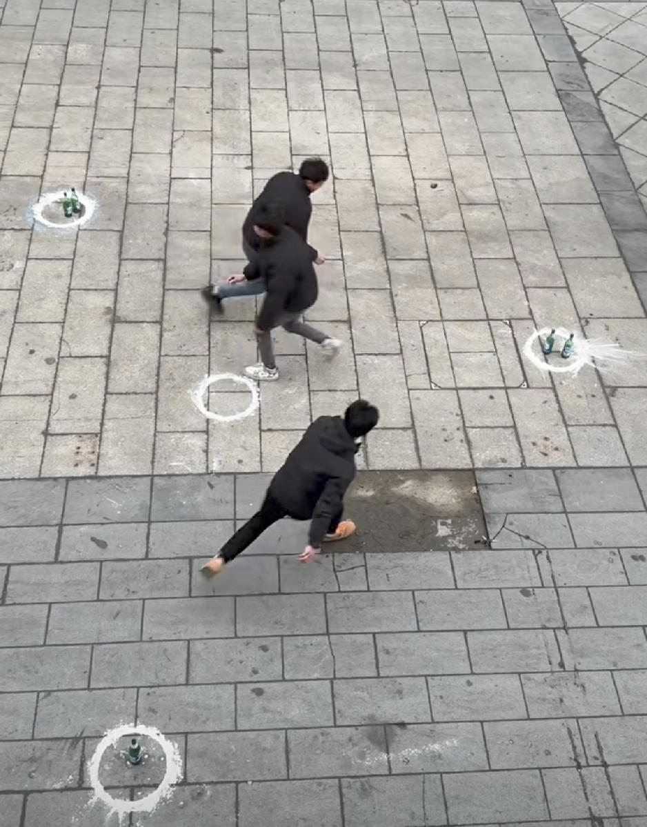 这才是真正的网红，不擦边，不带货，不打广告，尽整些没用的。

我们也是真粉丝，不