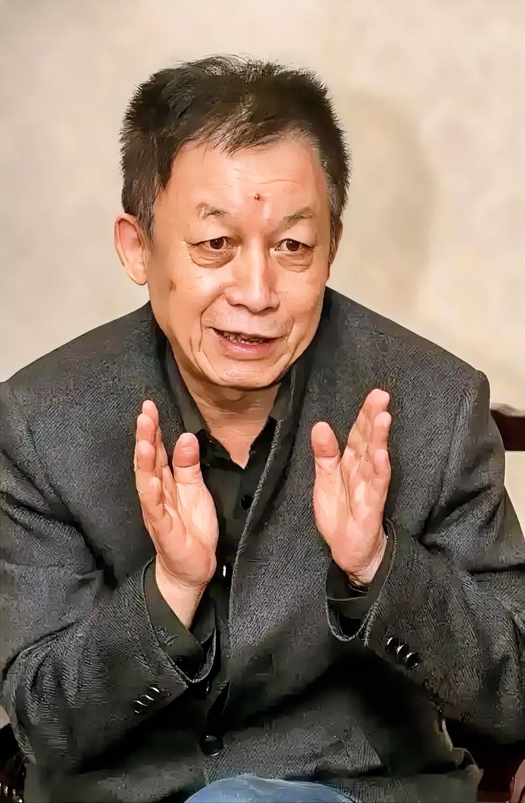 易中天教授曾说过：“当你手握200万的存款，一辆30万的车，一套无贷的130平住