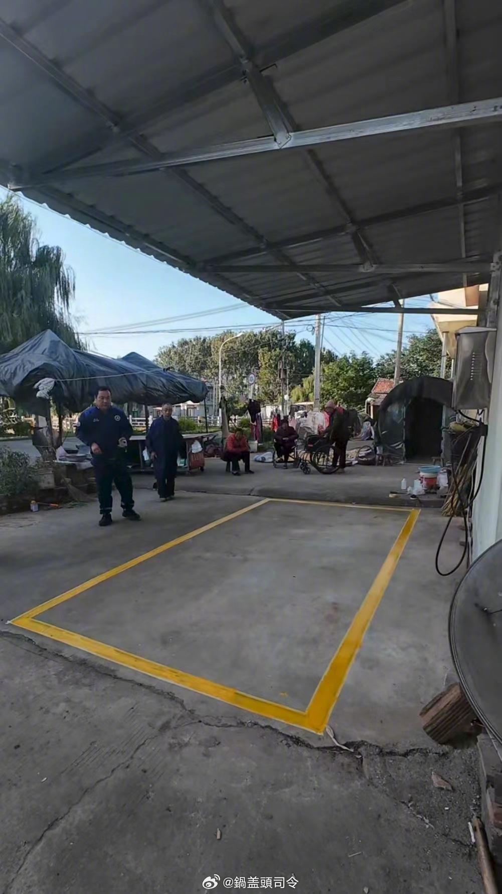 #新手停车难售后驱车50分钟上门画线#其实这不是鸿蒙智行第一次“超纲服务”了，从