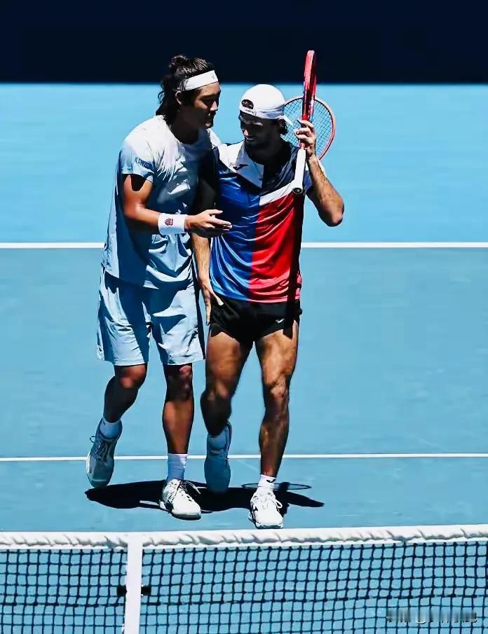 张之臻的男双搭档🇨🇿马哈奇男单也出局了，他以6(4)-7、5-6、6-1、4