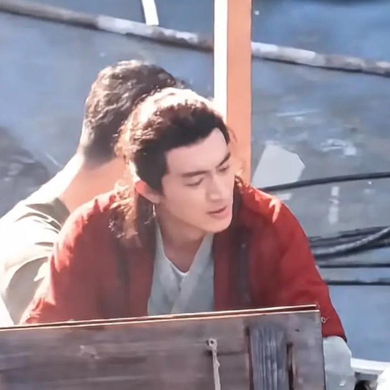 林更新终于进组了，管你什么剧情高低都得看 ​​​