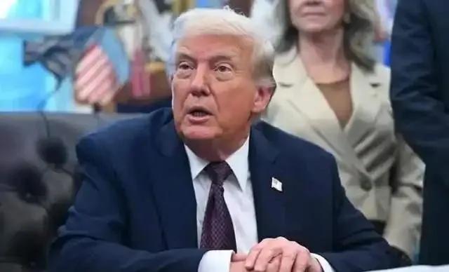 特朗普这话就很有意思了，当主持人问他，如果日本与中国开战，美国会不会支持日本时，