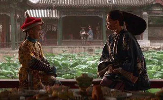 晚年的溥仪写回忆录，专门开了一个章节写她——不是写他的母亲，不是写他的皇后，是写