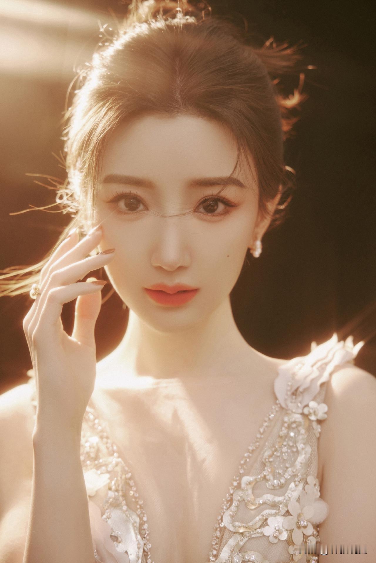 2018年，毛晓彤的父亲在节目中叫嚣：“她一次性给清5000万，从此老死不相往来