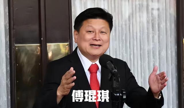 郑丽文这招绝了！
看来郑丽文背后有高人
“花莲王” 傅崐萁立法院总召任期到明年1