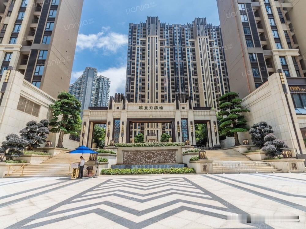 从990万到525万，腾讯员工也被华丰前海湾套住了

华丰前海湾，深圳宝安中心区