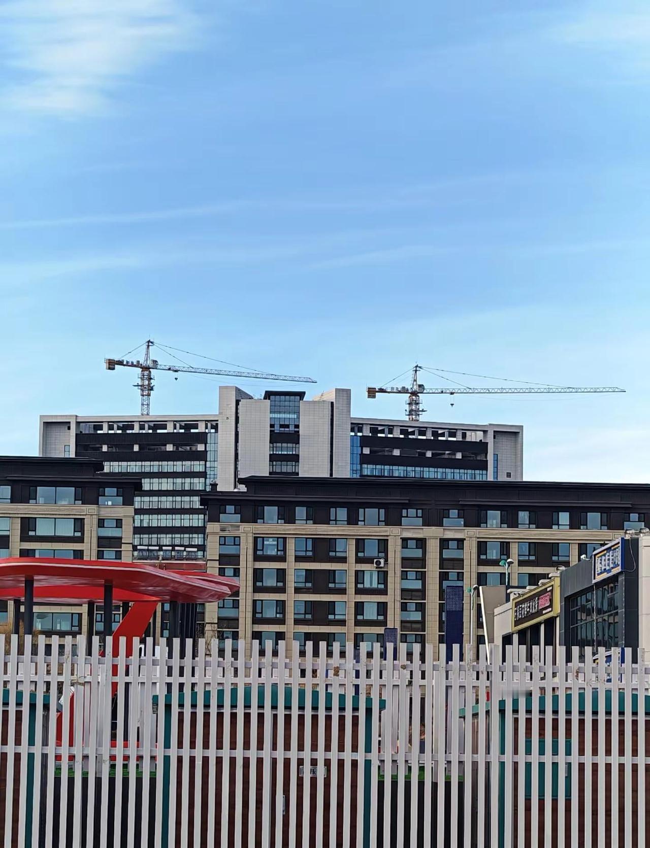 今天下午赤峰天空翔云