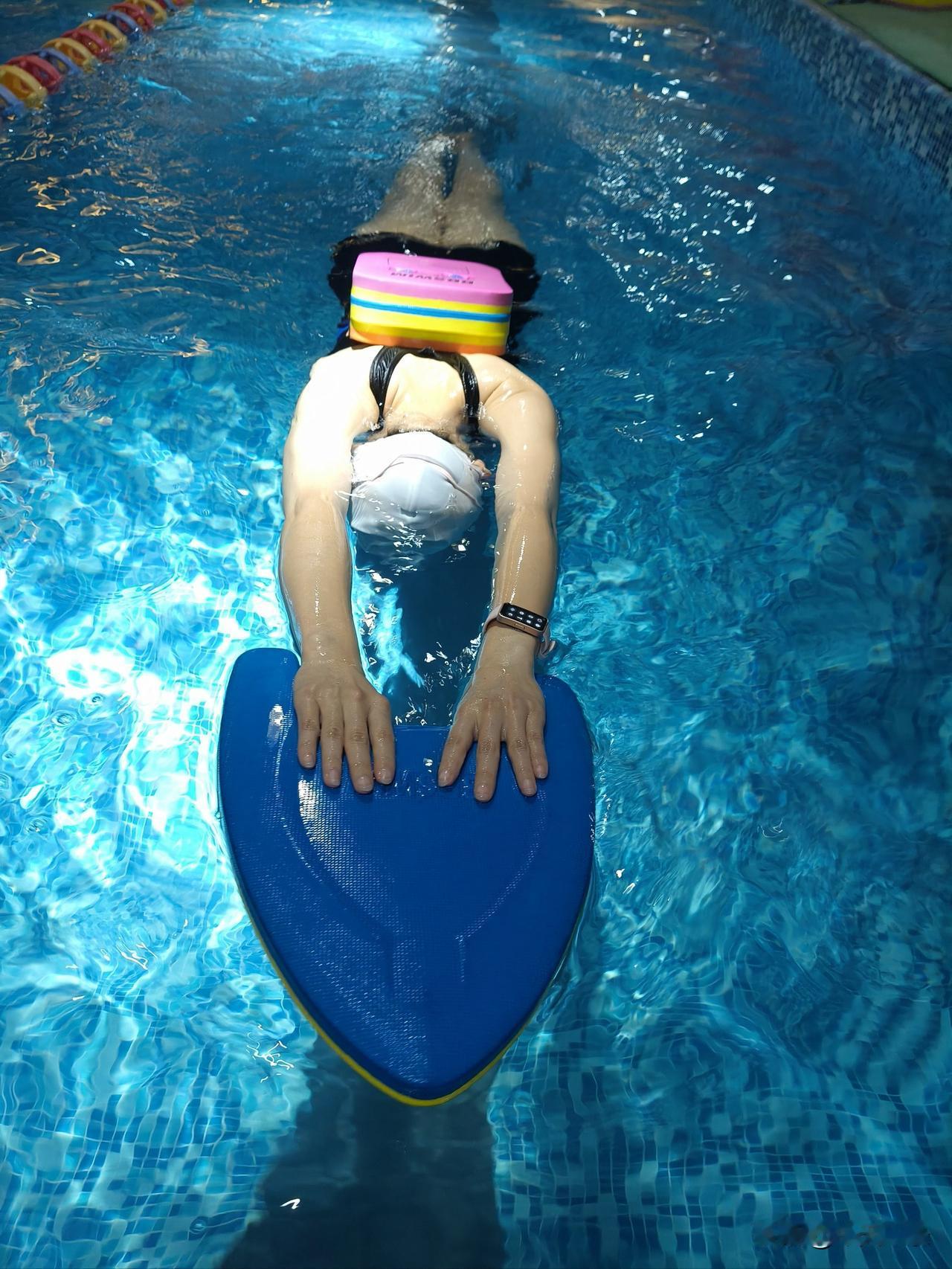 查了一下2025年的记录，我总共在洗脚水里泡了71次，每次1.5小时，共计106