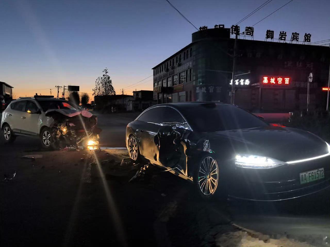 享界s9增程版实力过硬，保护乘车人安全 