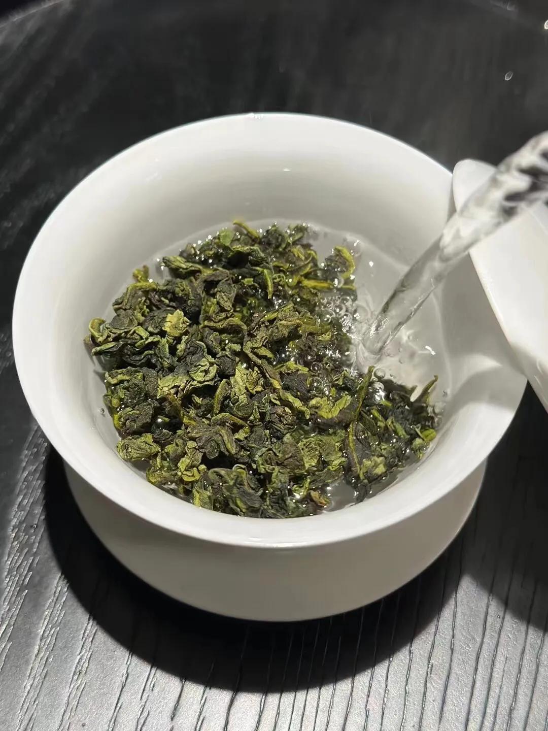 🍃兰花香铁观音，高山茶，叶底肥厚，非常耐泡，可冲泡十几道！