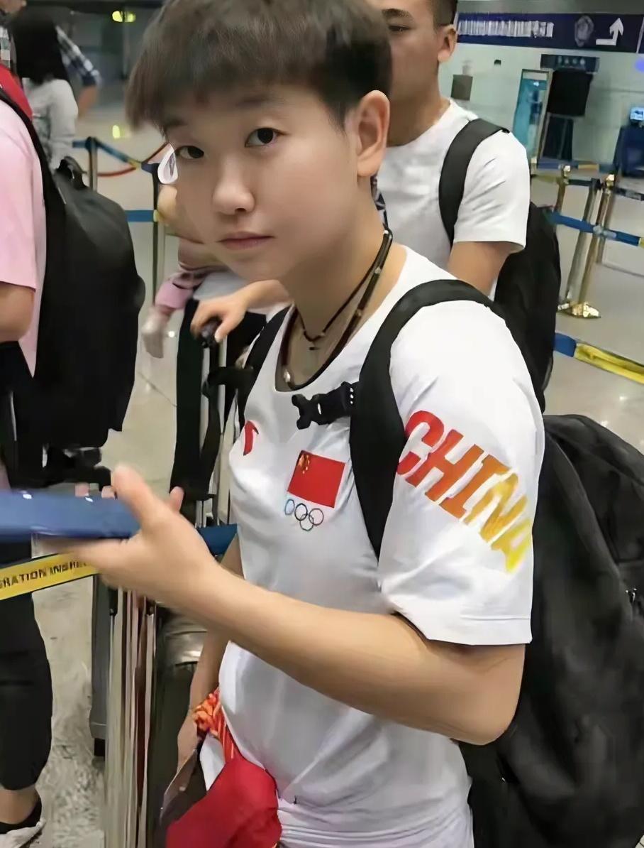 最像孙颖莎本人的照片，不接受反驳！

有一张被认为是最接近真实孙颖莎的照片，是王