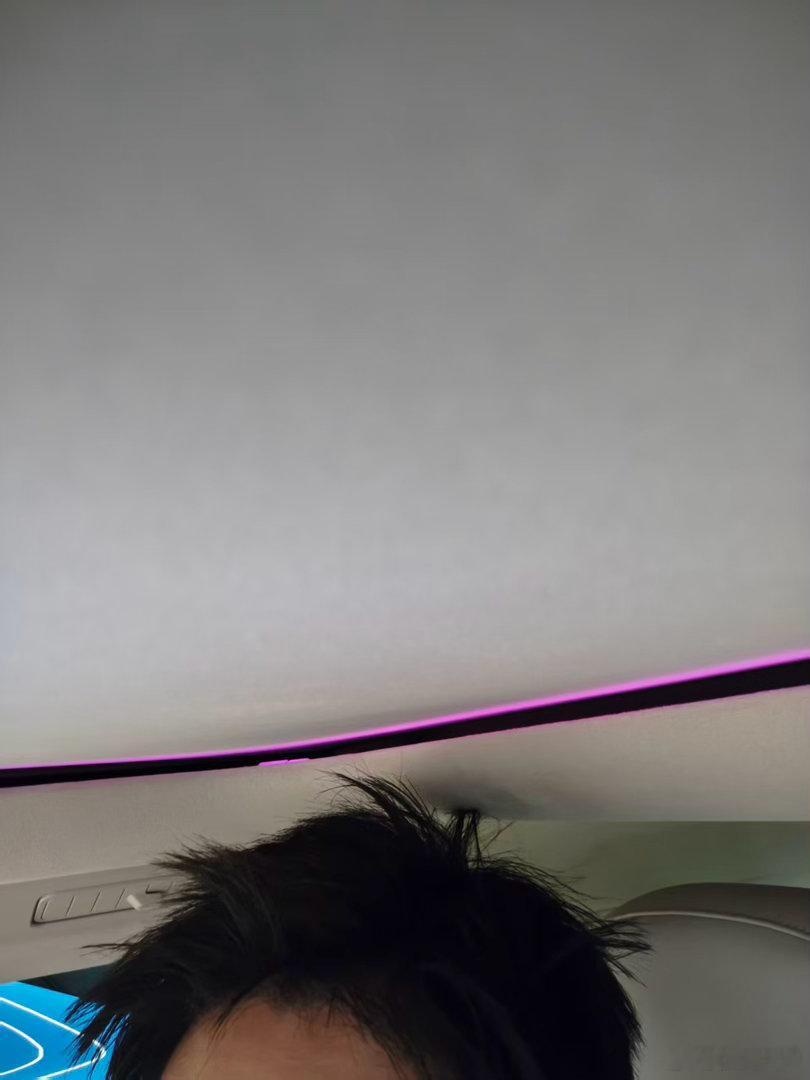 我第一次坐大 Suv 会顶头而且二排座椅不能调高低 