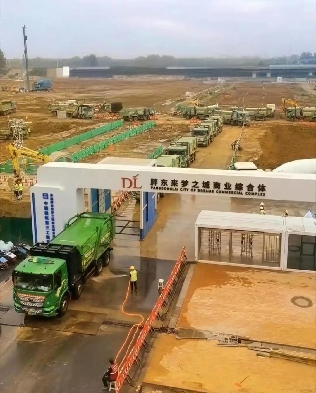 胖东来按国标盖楼看哭土木人，很多人看完胖东来梦之城工地，第一反应不是惊叹有多豪华