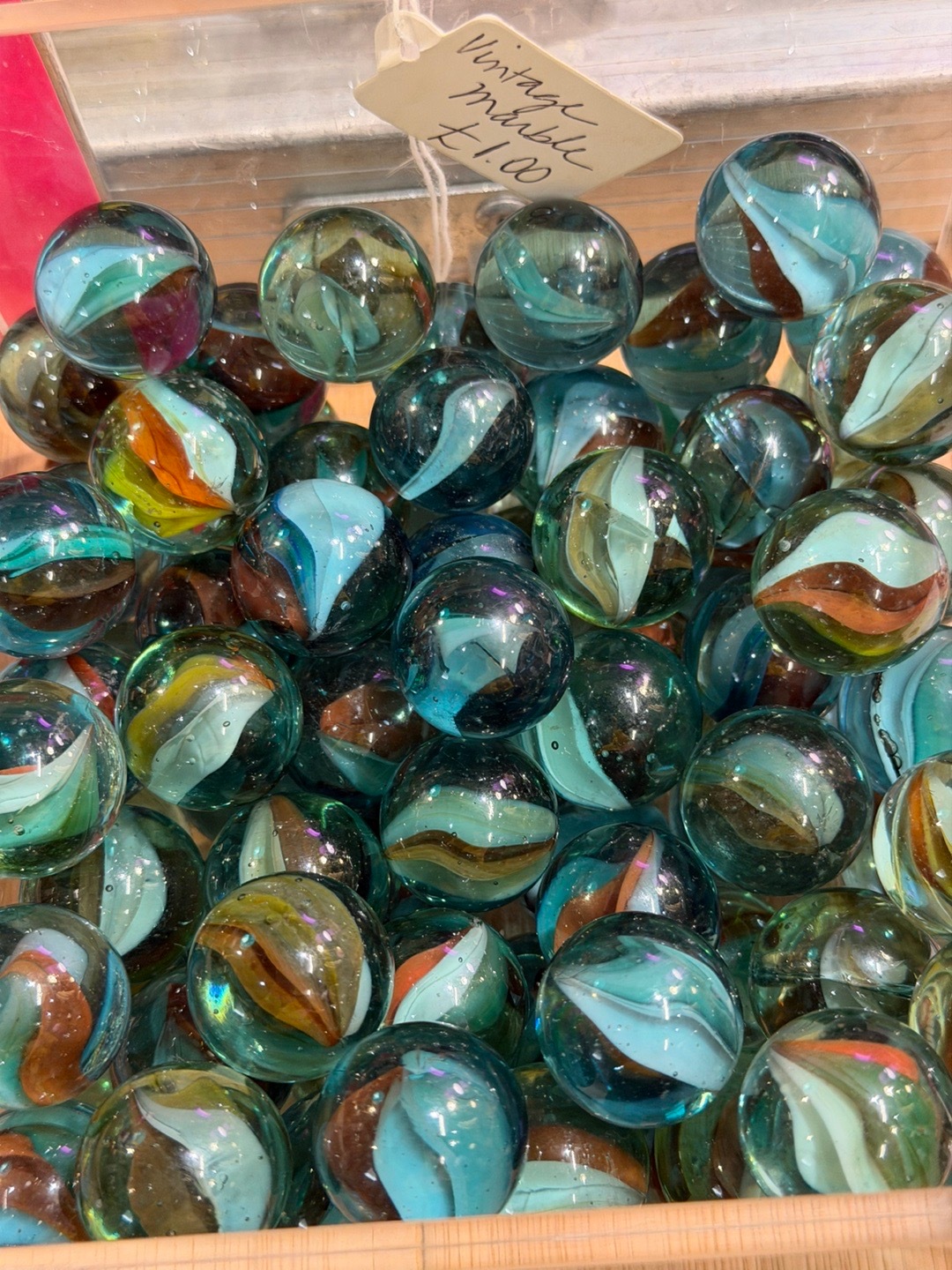 没找到伦敦也玩弹球儿话说，你们小时候都玩过弹球儿吗？我来考考大家，不带大努是什么