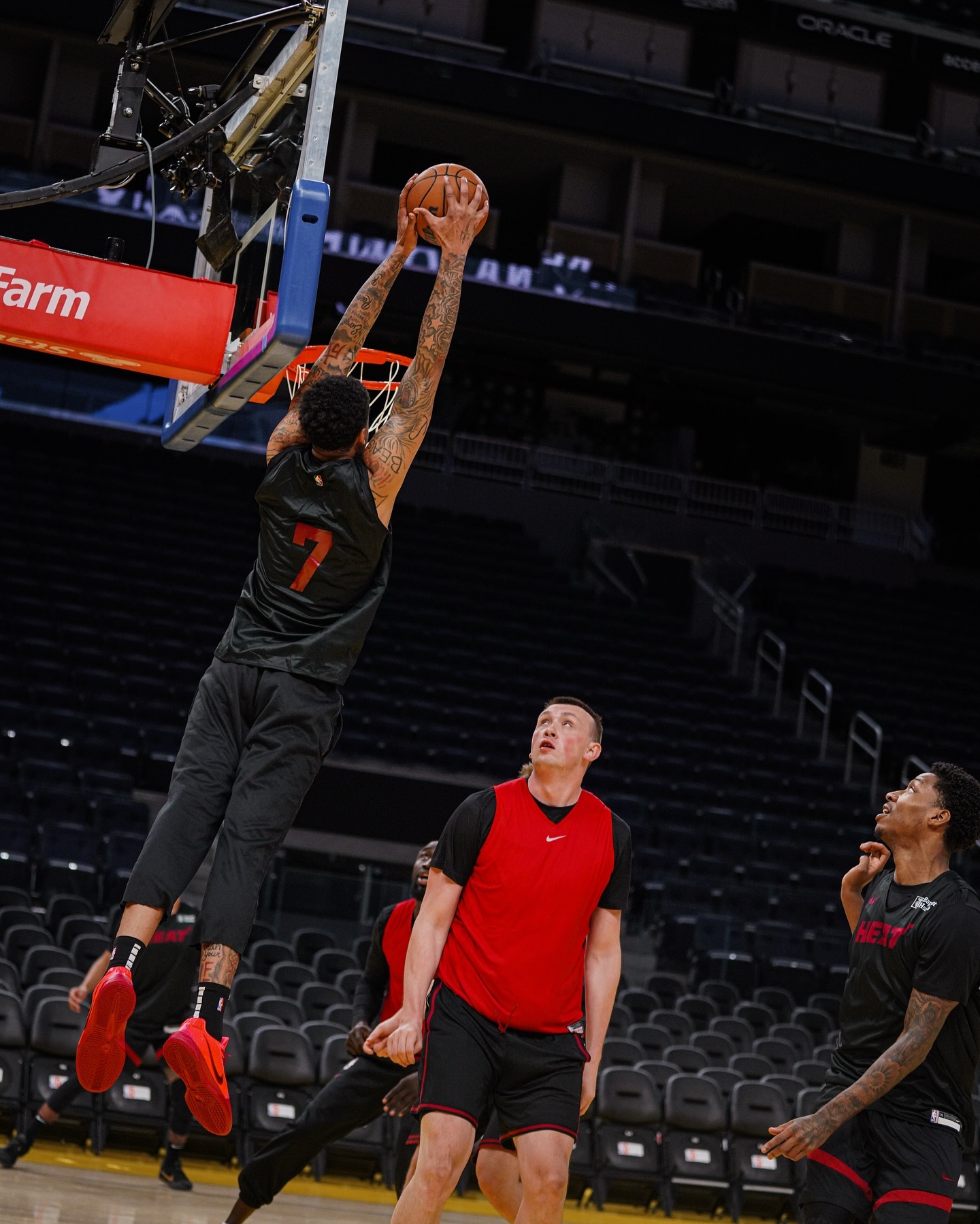 韦尔进入NBA时体重230磅，现在体重246磅。他说热火队希望他能达到250磅。