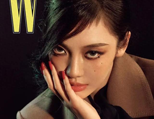 三登W杂志！宁艺卓凭什么成为奢牌新宠儿？