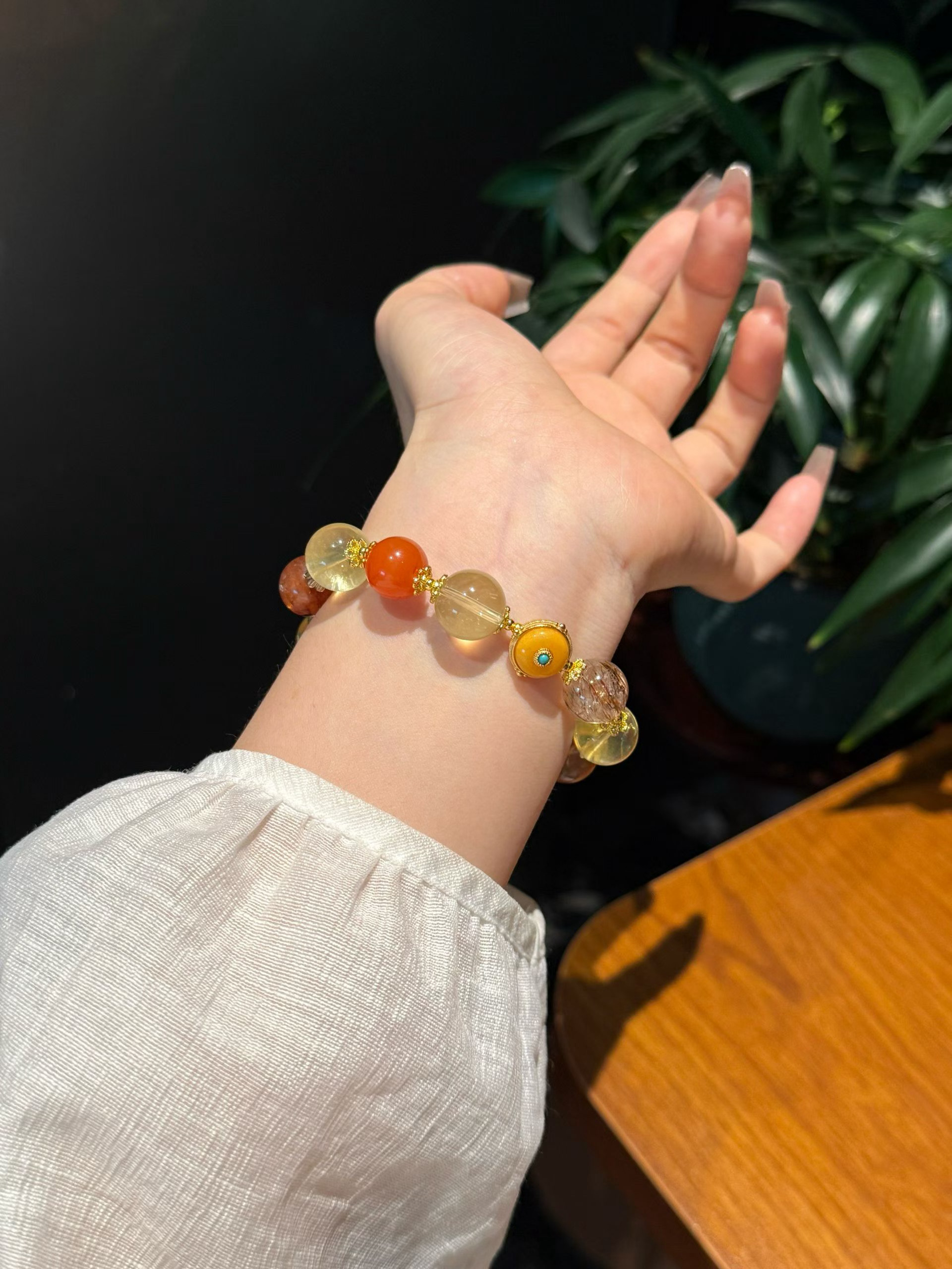 巳仙仙能量水晶·13mm黄水晶拢米米稳根基，红胶花引偏旺开机缘两种能量珠凑成的暖