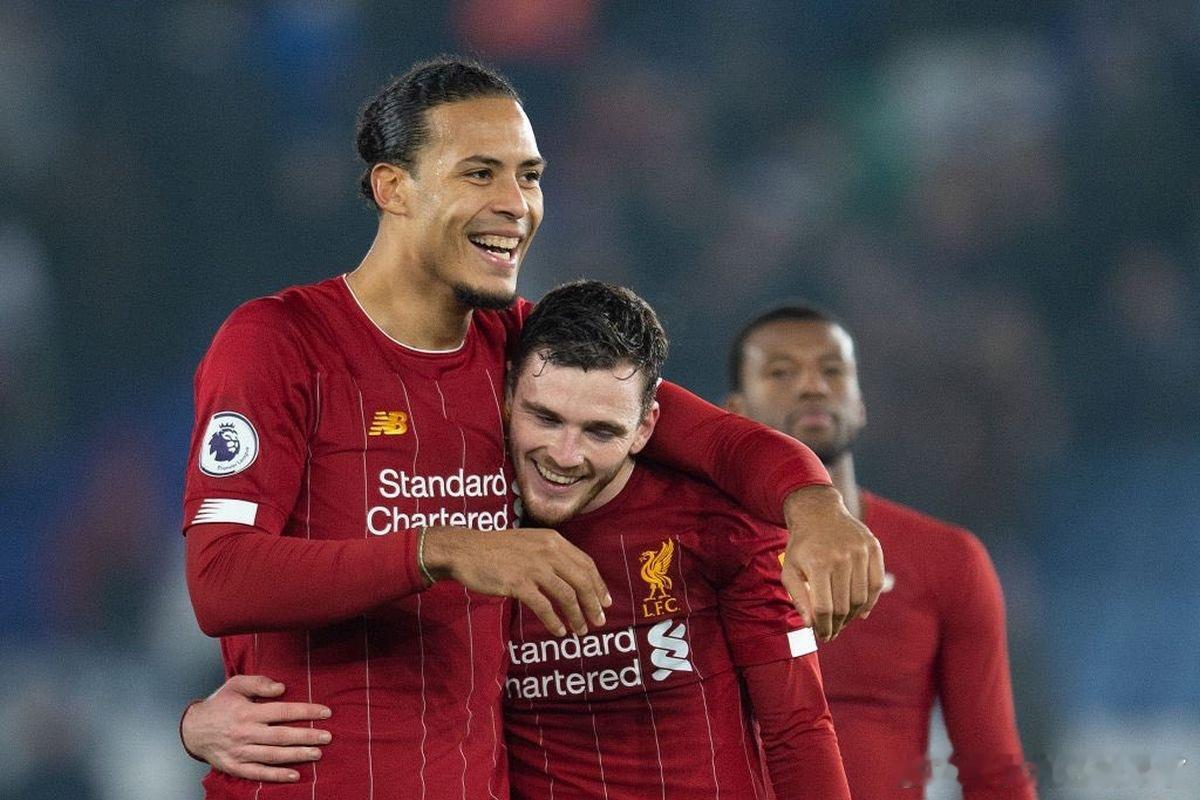 【范戴克｜与罗伯逊开的“玩笑”】比赛结束后的更衣室里——“你终于进了一个普通的球