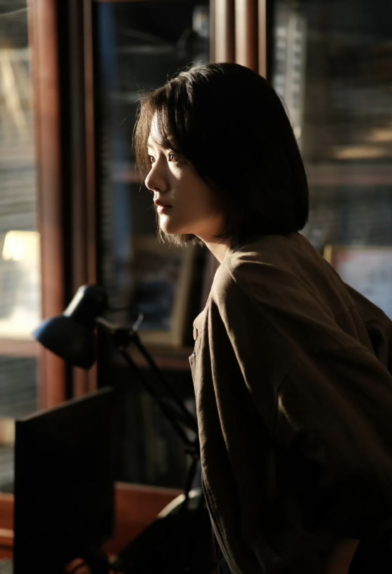 任敏正剧女主气质任敏在《黑夜告白》里的表现太亮眼了！饰演女警何晓荷，整个人气场沉