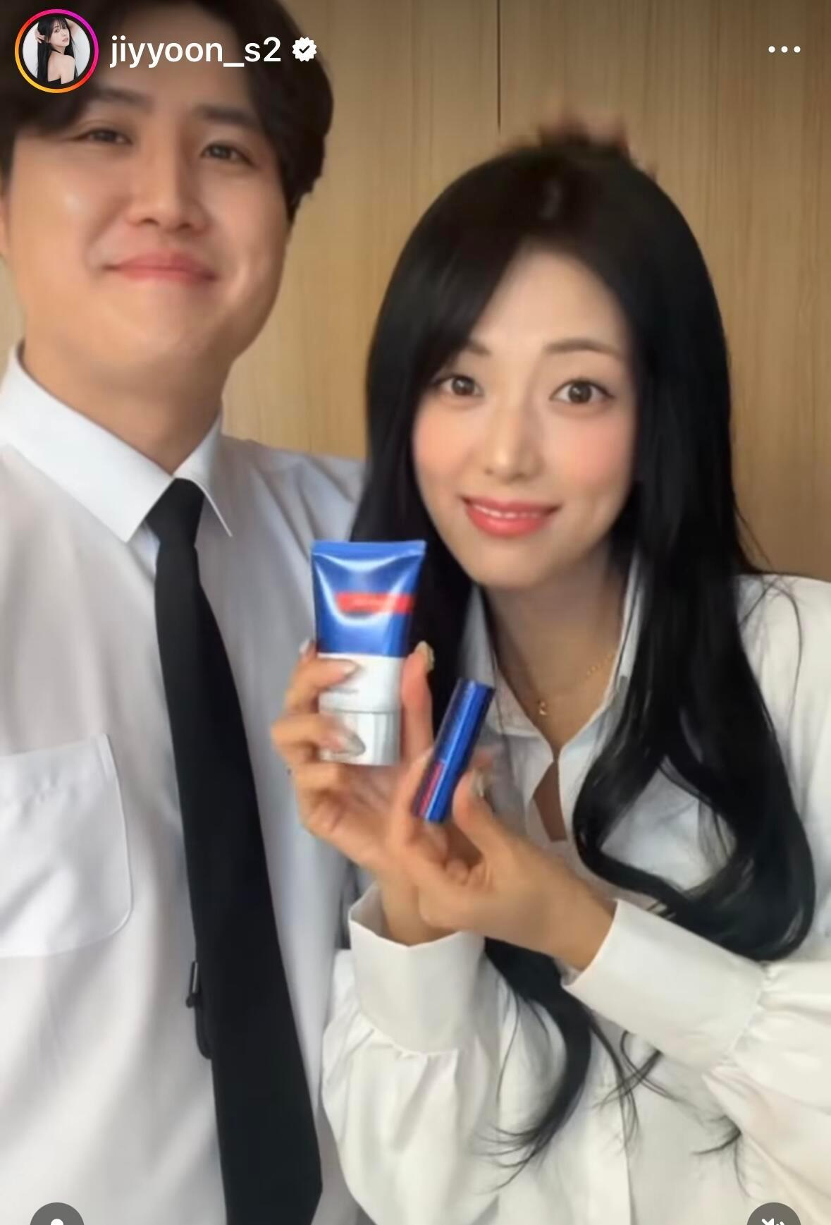 原来Jisoo智秀姐夫长这样 