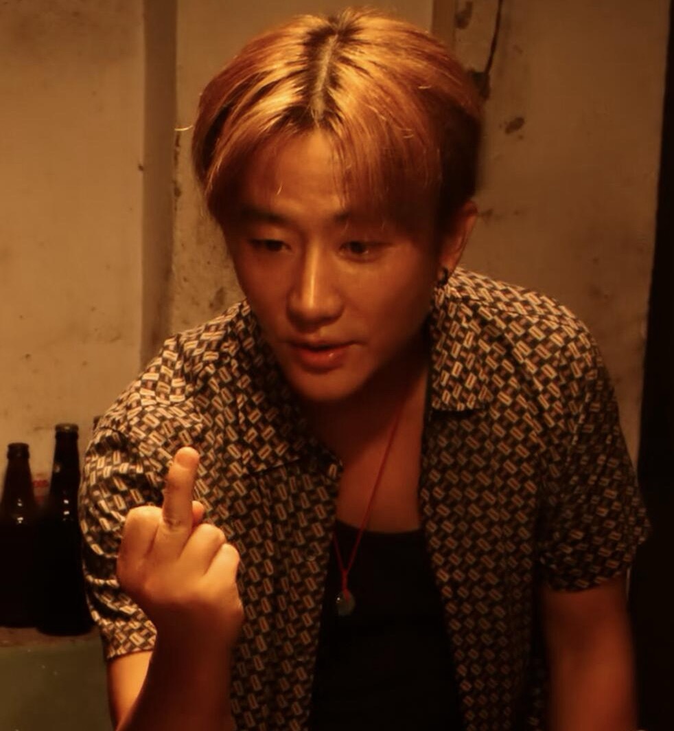 噗哈哈哈～我不行了[捂嘴哭]，你礼貌吗黄轩？ ​​​