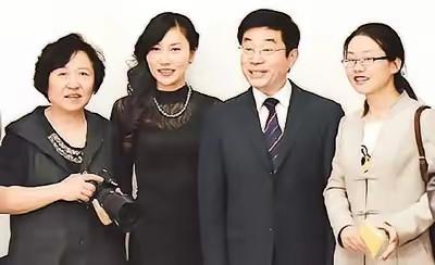 别被“国际接轨”忽悠！精英喊接轨，坑的是普通人
 
国内有个扎心现象：不少海归精