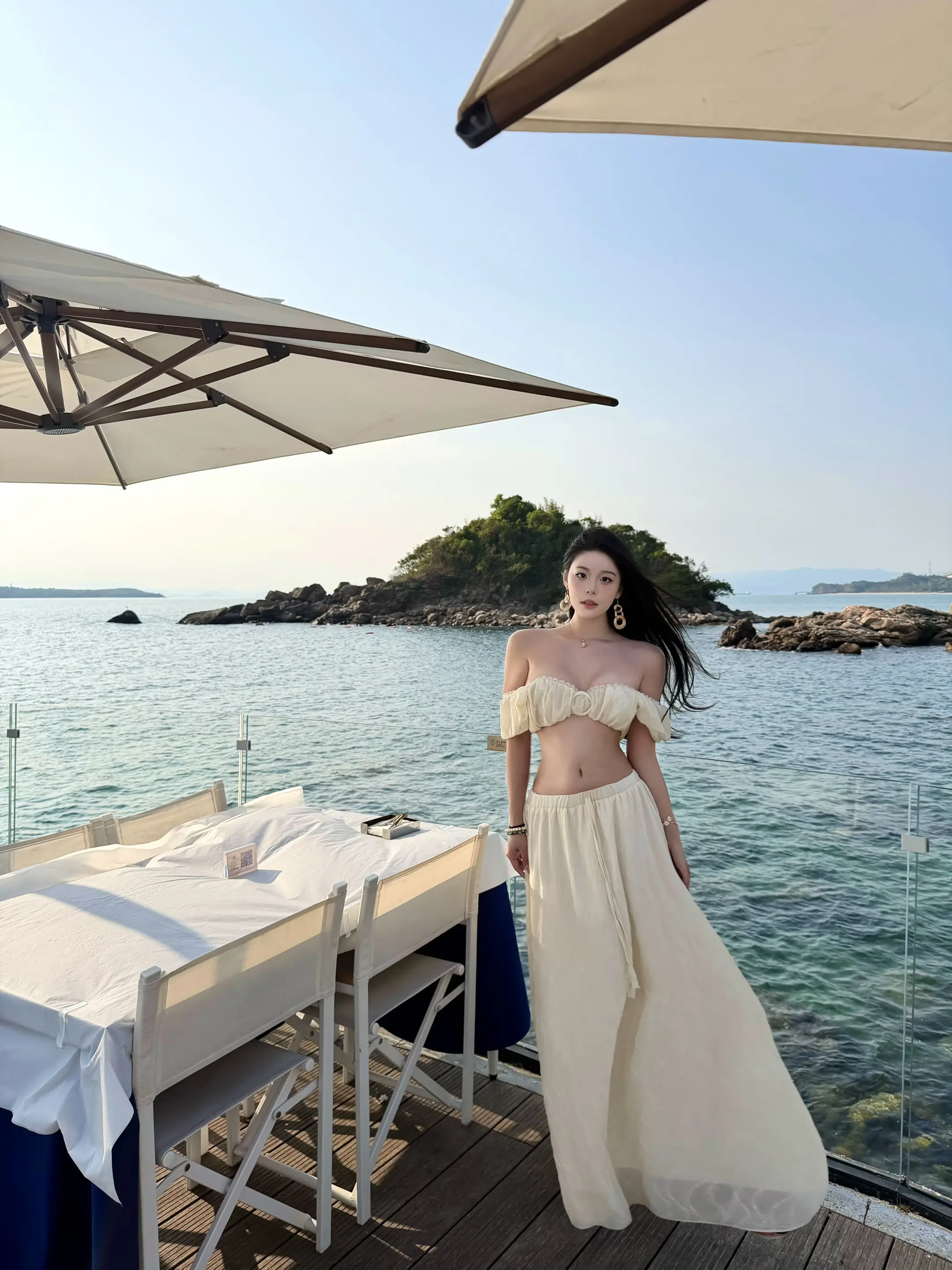 苦海翻起爱恨这世间难逃避命运。