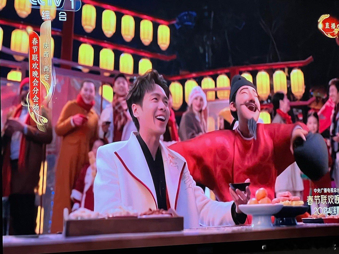 听到张若昀读诗又梦回范闲了[好喜欢]#春晚##春晚段子大考# ​​​