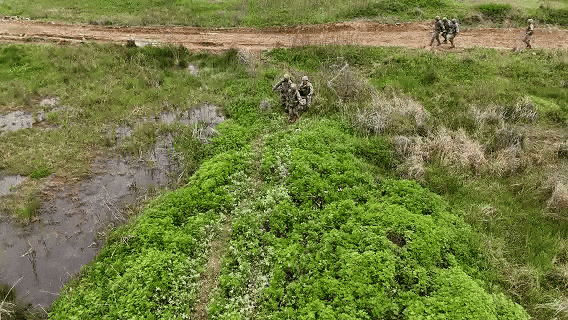 前线熄灯号军营晚点名人民前线 立起实战从严高标准，聚焦备战打仗新质效。晚安