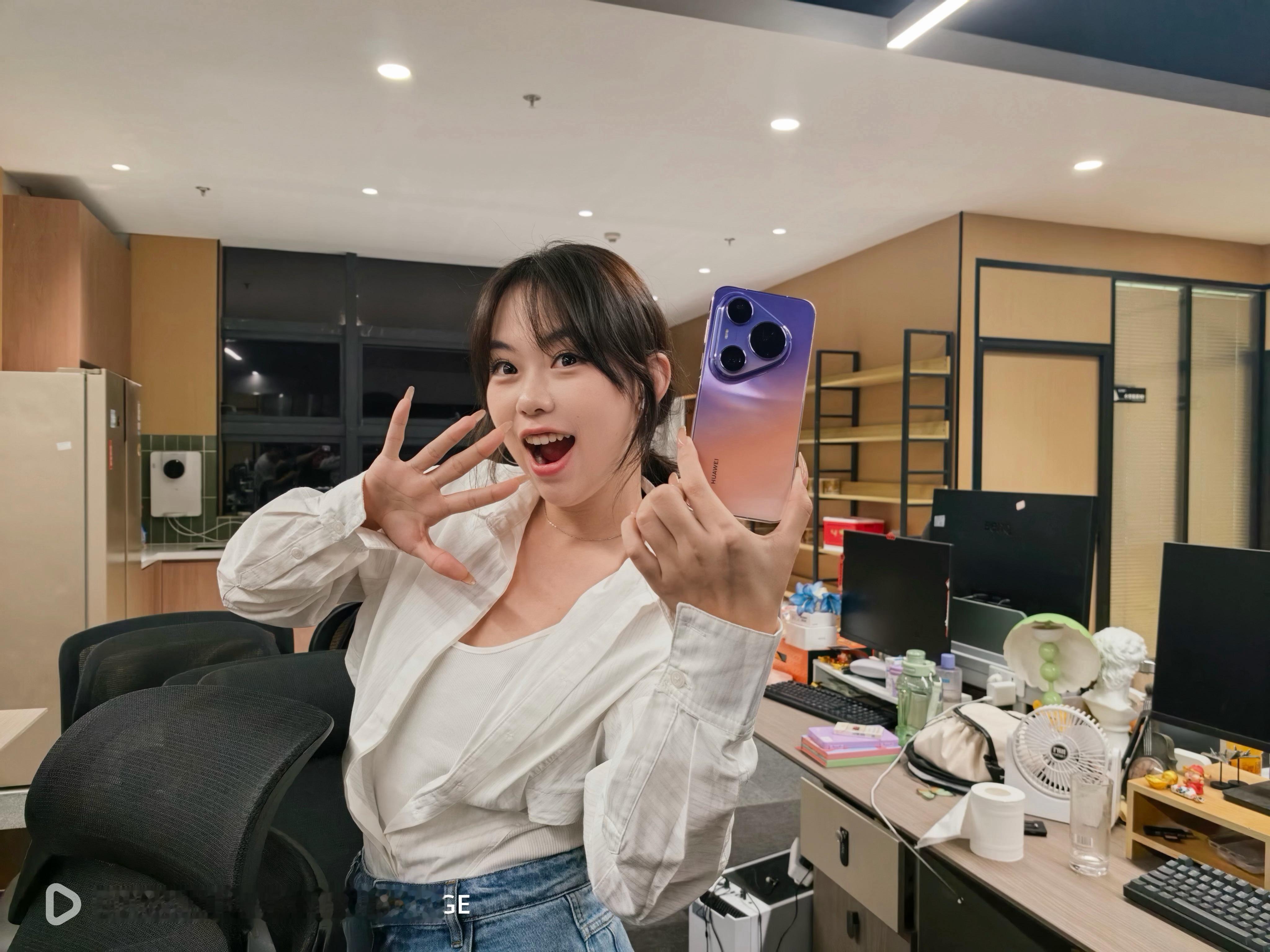 看似秀一台手机实则2台