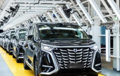 直到委内瑞拉的总统被抓，我们的油船被美国扣留，才知道为什么我们一直在发展电车。