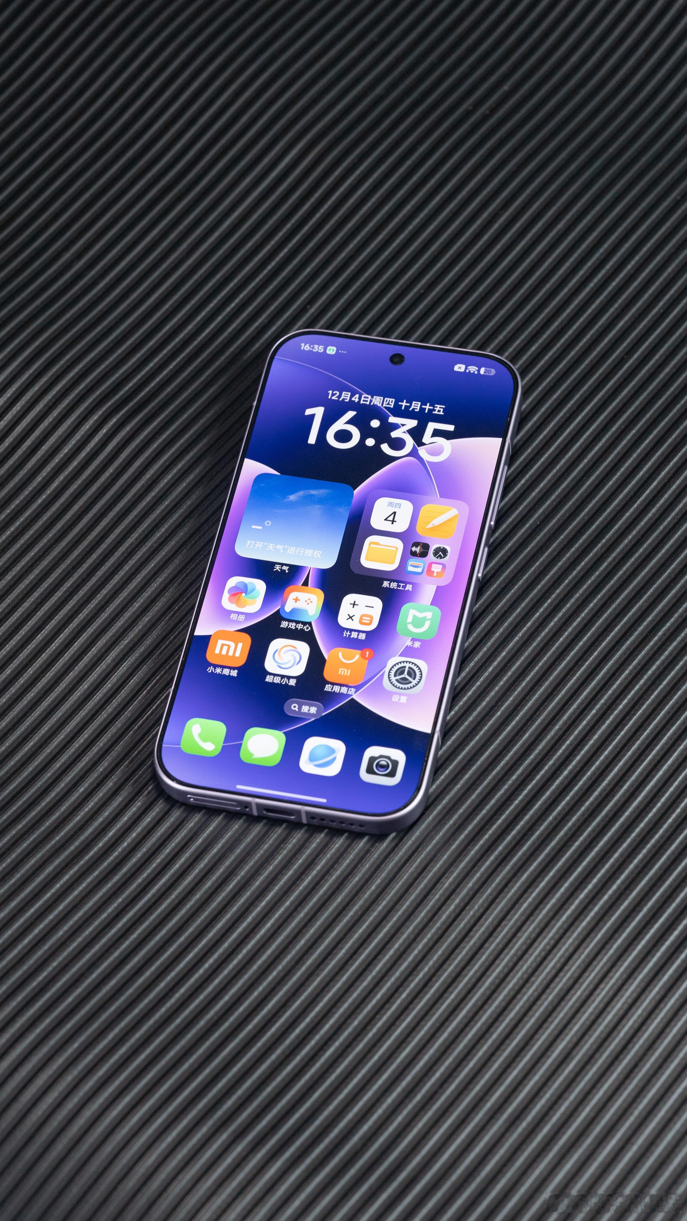 到现在很多旗舰发布之后，再回头看这部手机，小米的确是懂得什么叫均衡之道的。外观设