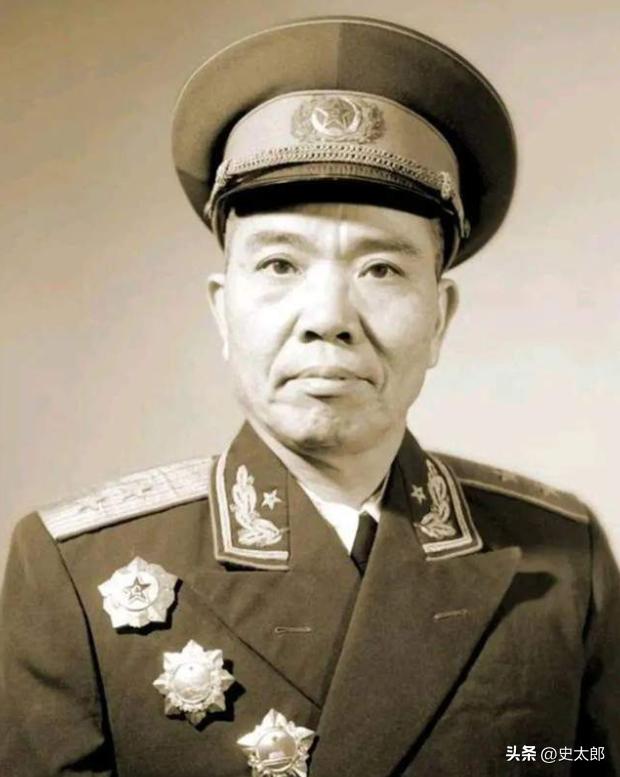 1955年新中国首次全军大授衔，依据战功、资历和履历综合评级。开国将领韩伟曾因1