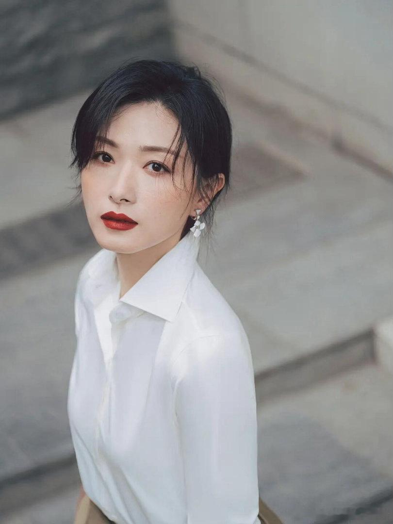 万茜74秒情绪爆发戏 丁玉娇这个角色从前期隐忍到现在的爆发，万茜把整个过程演得很