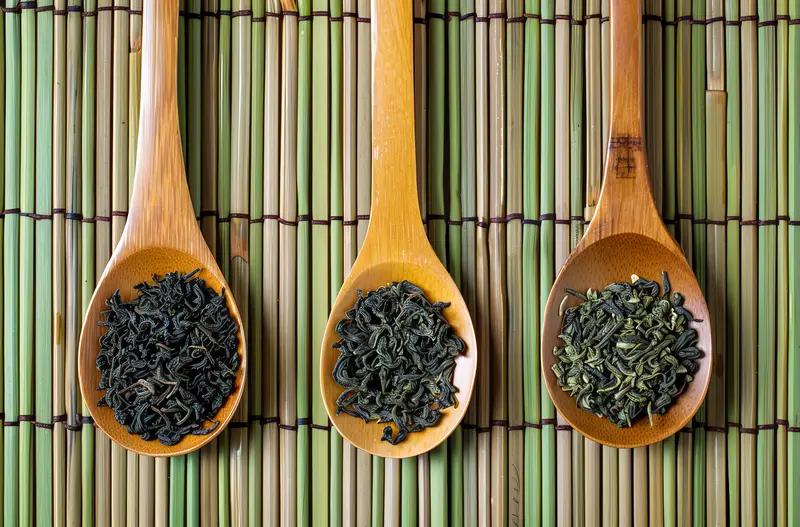 幸福伴你一生WF这几句诗，宛如神来之笔，勾勒出一幅绝美画卷。于轩前小憩，轻品绿茶