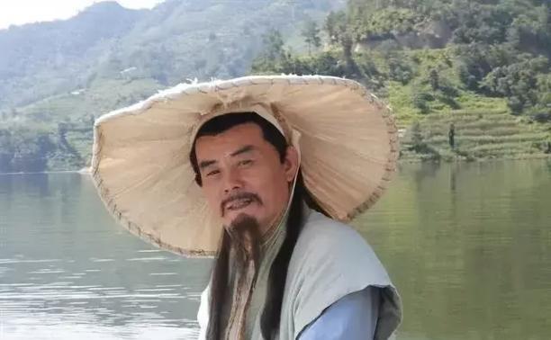 公元1619年，徐霞客游历归来，家里却少了一个人。周氏是亡妻的丫鬟，之前在他房间