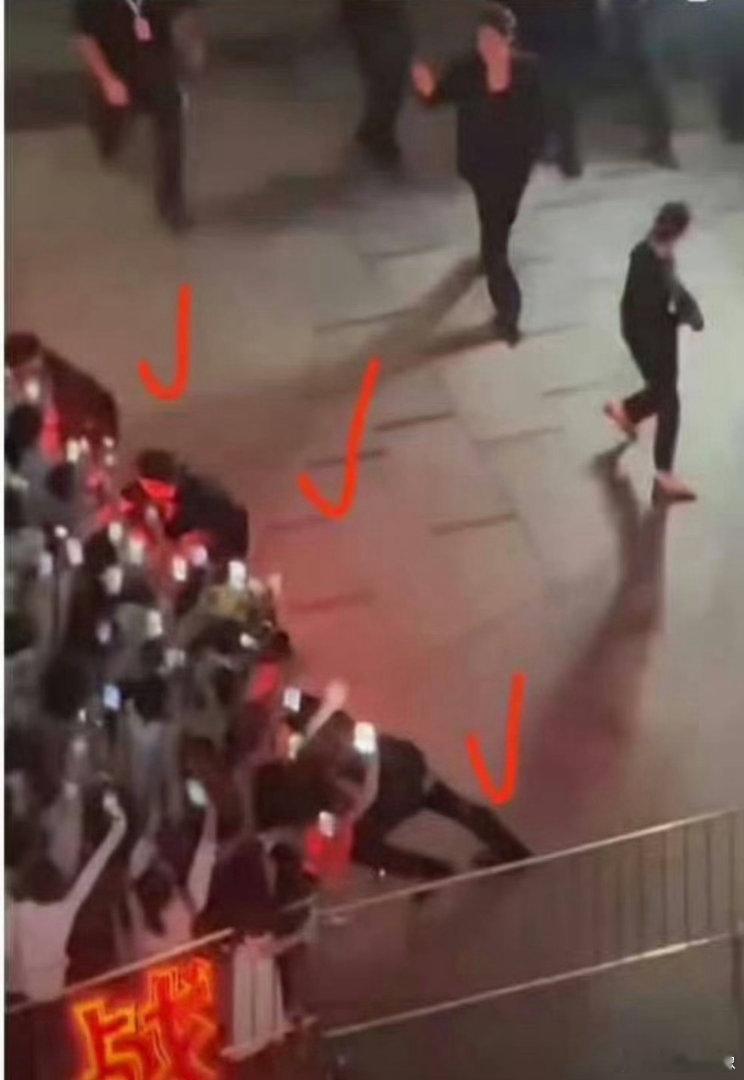 保安内心os：战，借我一股洪荒之力 